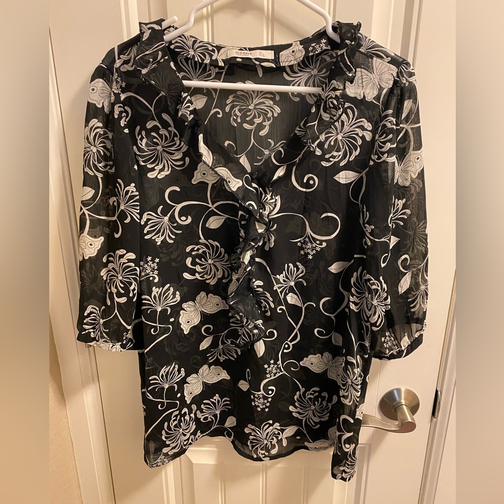 Old Navy L Top Sheer Blouse Black White Floral Ruffle Front Large Lg Shirt